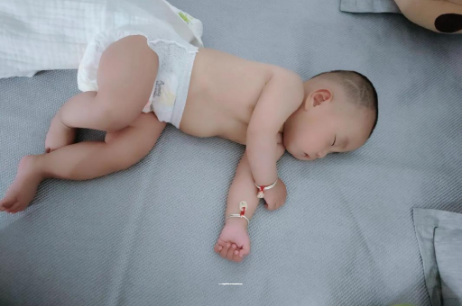 专业助孕公司宝宝呼吸道感染发烧
